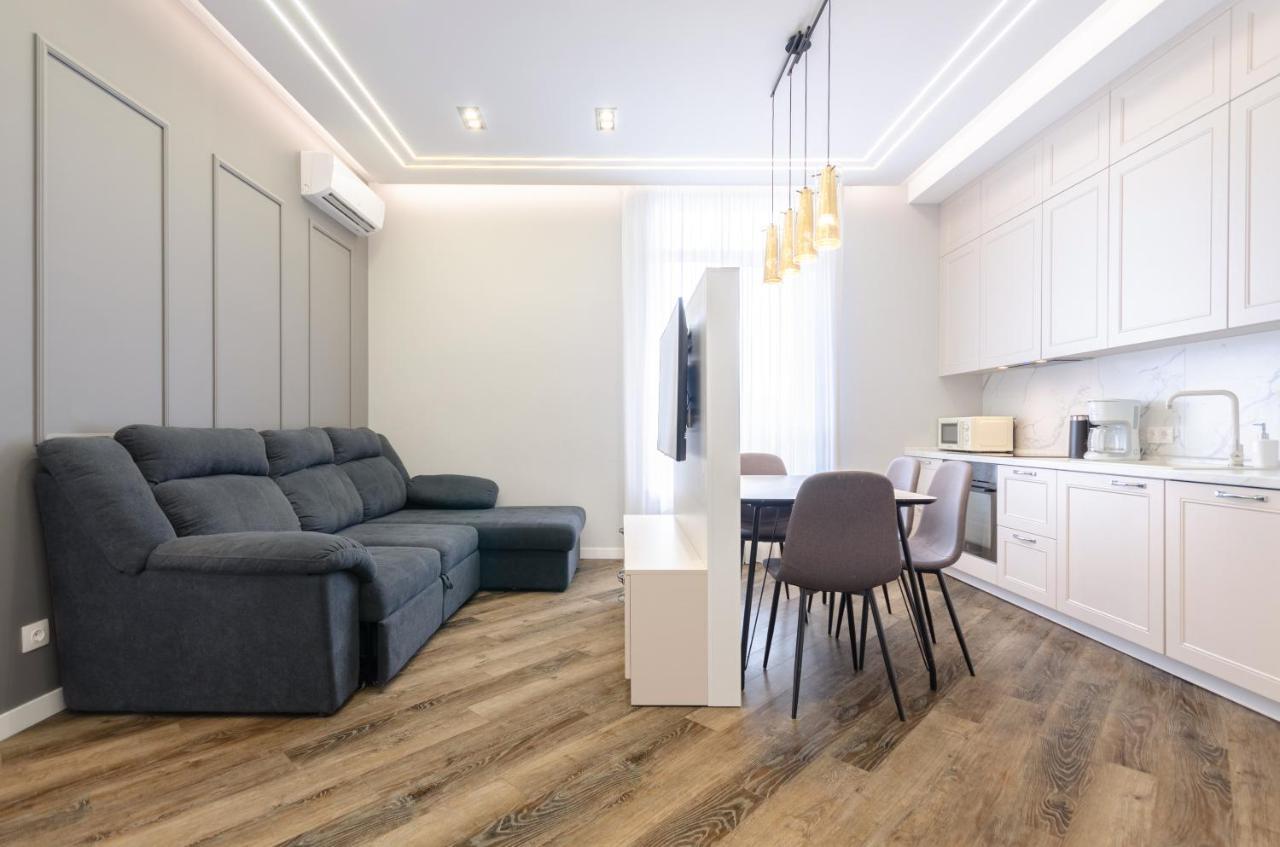 Petrovdom Ж38 In Luxury Apartments At 68 Zhylyanska Street,38 Perlyna Киев Экстерьер фото